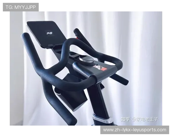 跪姿扭腰健身器材作用机制与减脂实测